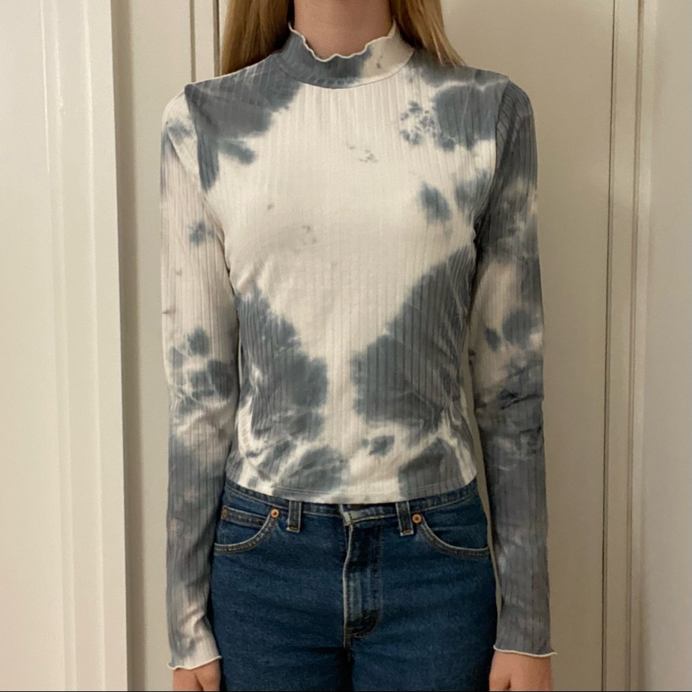 Tie-Dye Long Sleeve Shirt